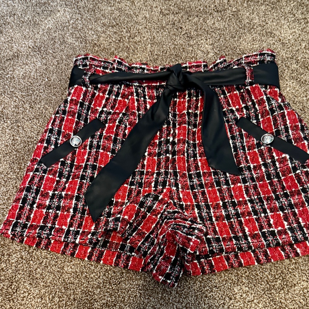 VENUS Red and Black Plaid High Waist Shorts